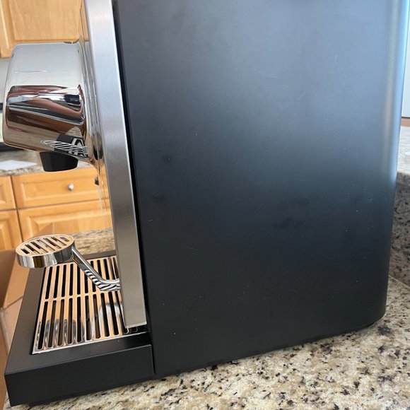 Nespresso Momento 100 Touchscreen Single-Serve Capsule Espresso Machine - Picture 7 of 8